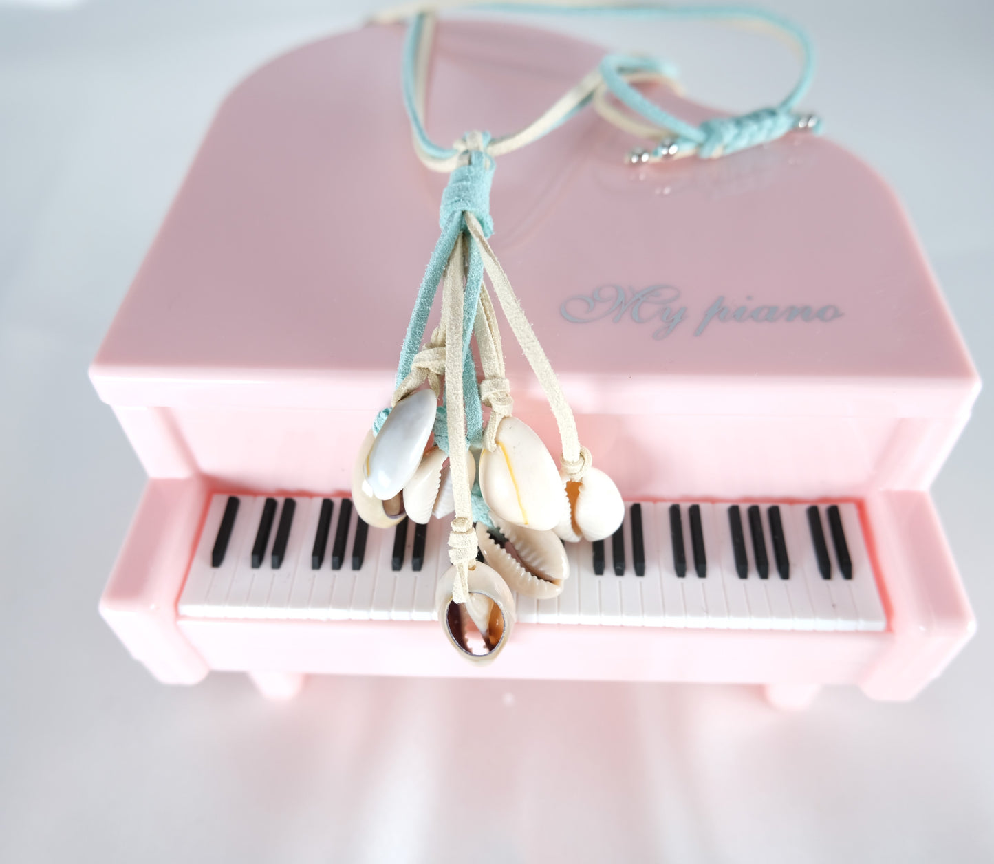 Boho Shell Choker Necklace β Minimalist Adjustable Beach Jewelry