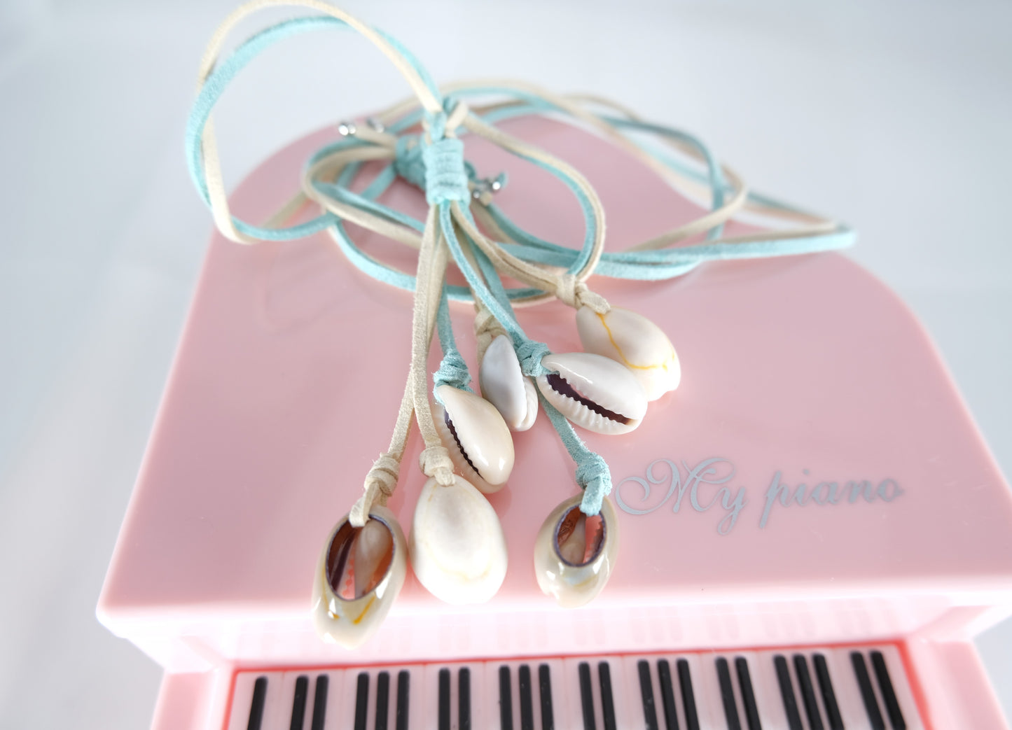Boho Shell Choker Necklace β Minimalist Adjustable Beach Jewelry