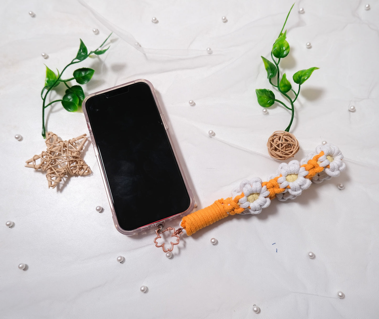 Handmade Multi-Color Macrame Daisy Wristlet โ Short Phone Strap & Keychain